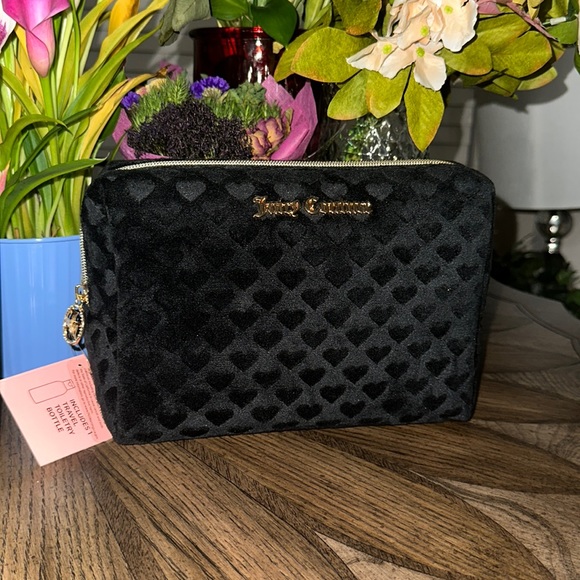 Juicy Couture Makeup bag! VELVET ✨💕✨ - Picture 1 of 4